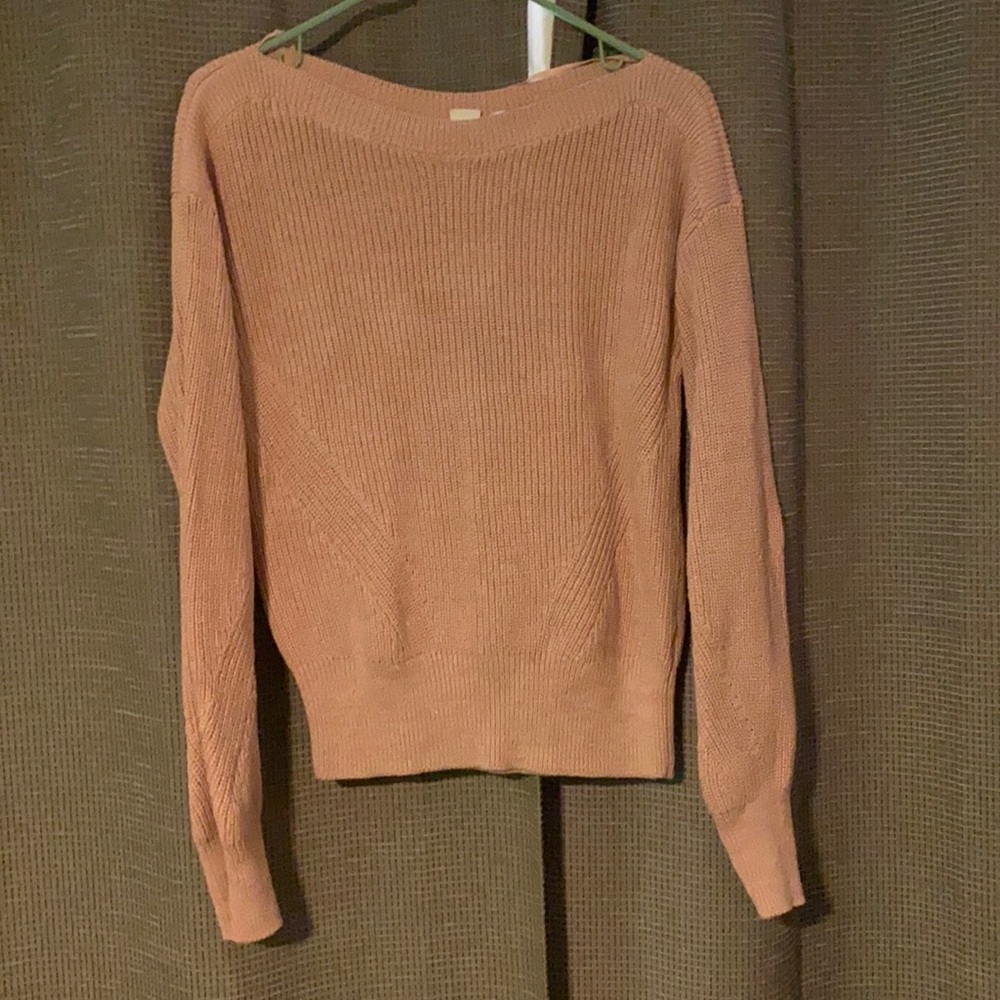 Gap sweater